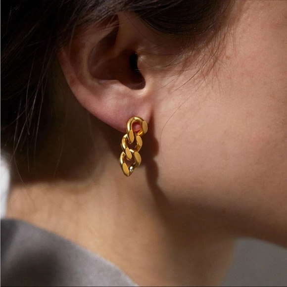 Cuban Chain Link Stud Earrings - Gold or Silver Tone - Picture 1 of 4